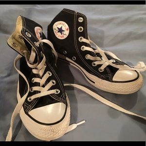 Women’s Size 5 Black All-Stars Converse Hi-Tops